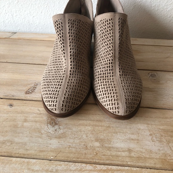 Vince Camuto Booties Size 11 - Picture 5 of 6